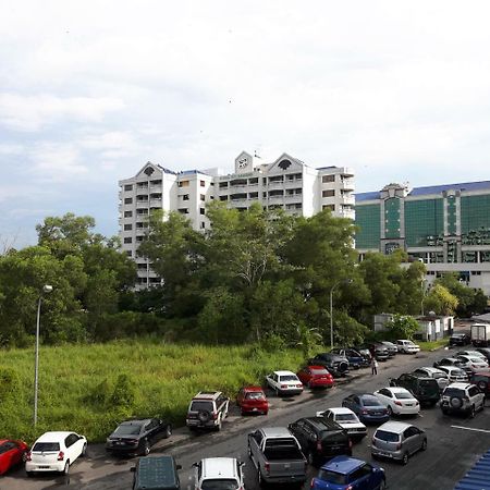 EZ Lodgings Kampong Gadong Eksteriør billede
