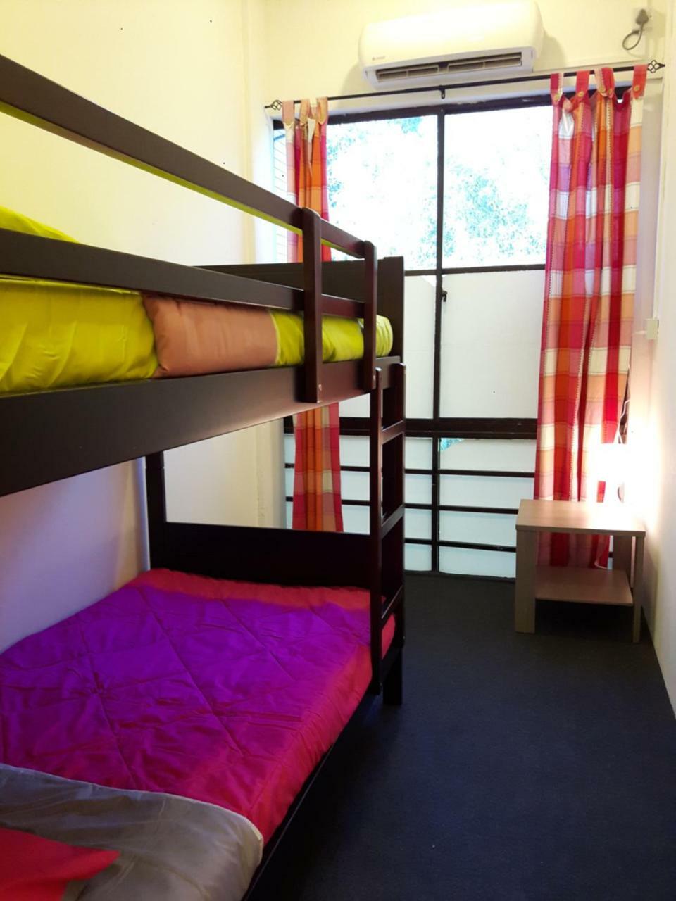 EZ Lodgings Kampong Gadong Eksteriør billede