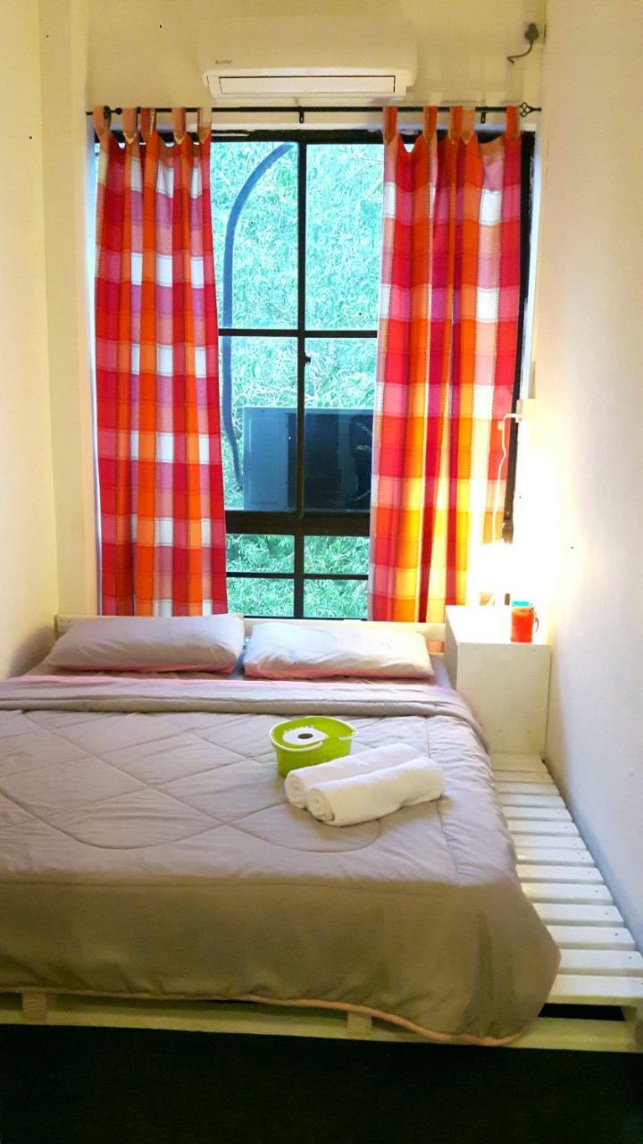 EZ Lodgings Kampong Gadong Eksteriør billede