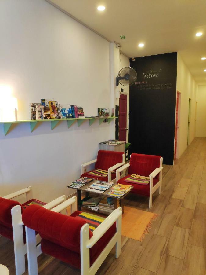 EZ Lodgings Kampong Gadong Eksteriør billede