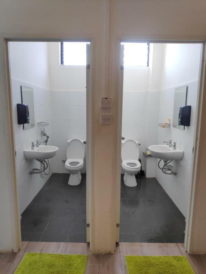 EZ Lodgings Kampong Gadong Eksteriør billede