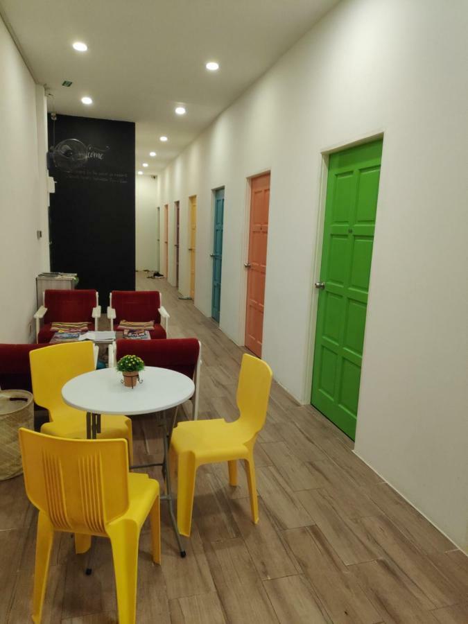 EZ Lodgings Kampong Gadong Eksteriør billede